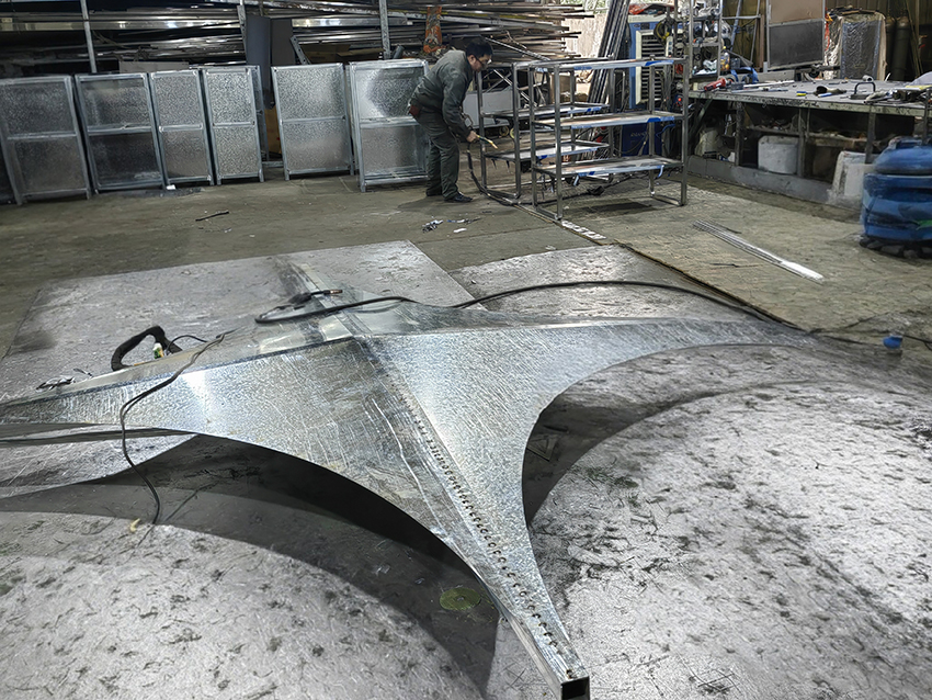 �����и�